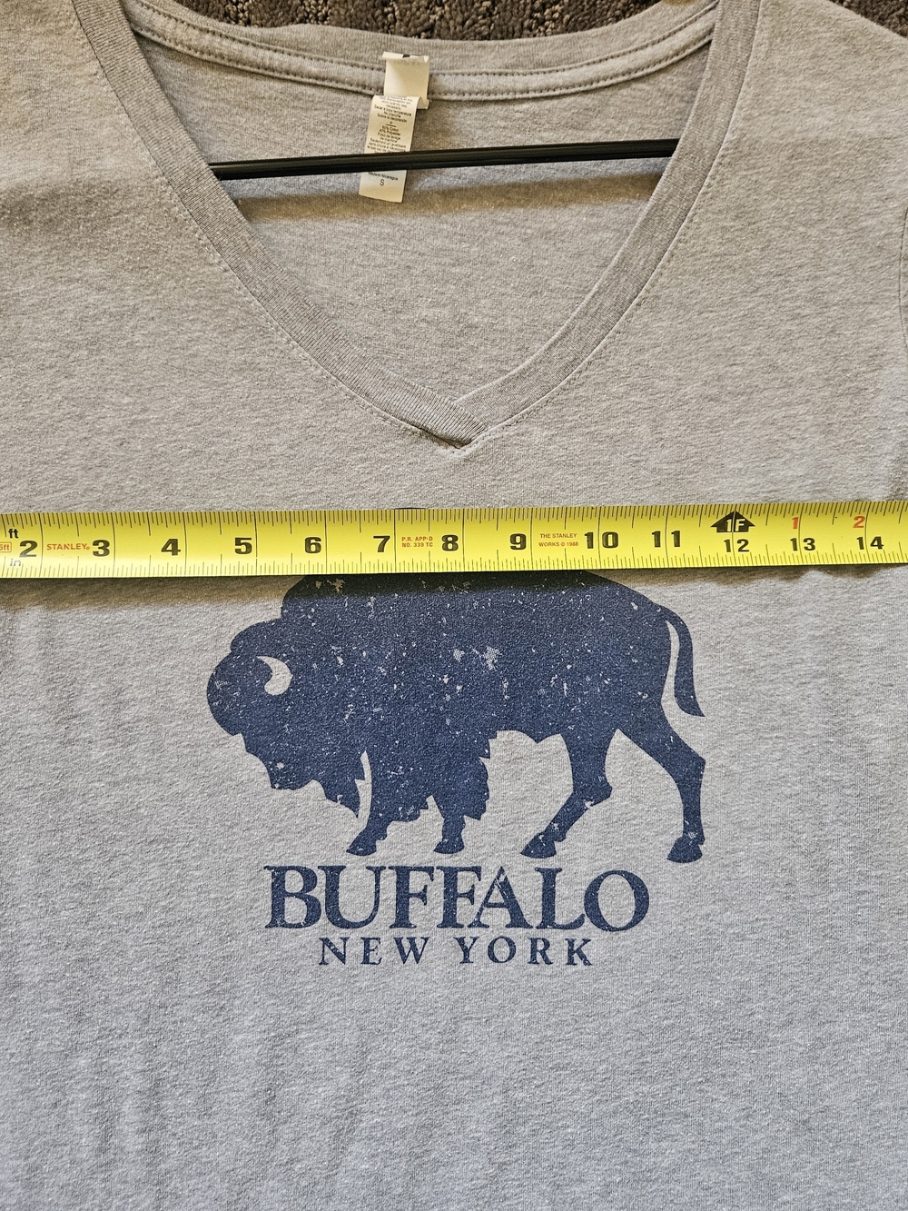 Buffalo New York Graphic V-Neck Tee - Light Gray/Blue, Womens Small - Picture 3 of 10
